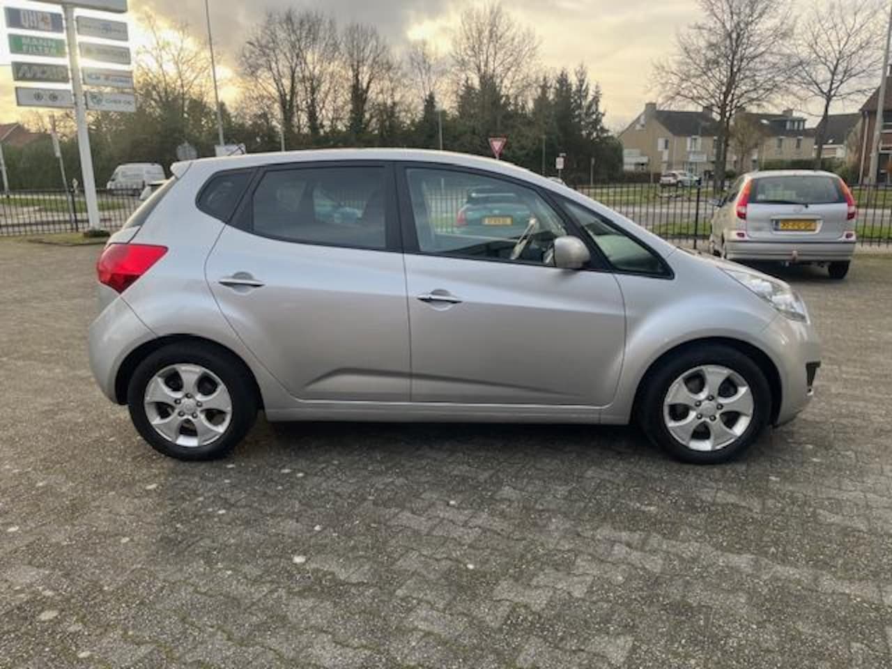 Kia Venga - 1.6 CVVT automaat 1 jaar Bovag garantie, rijklaar Kia Venga 1.6 CVVT Plus Pack