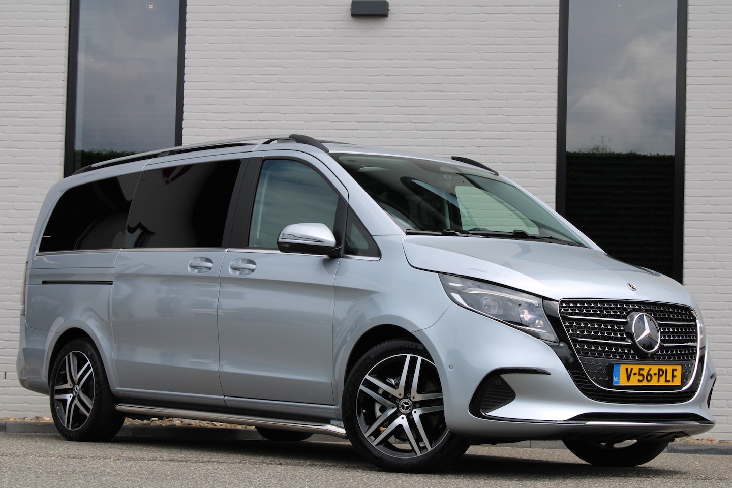 Mercedes-Benz V-klasse - 300d / DC / 4-Matic / Panorama / Luchtvering / 1.000KM!! / 360 Cam / Vol Opties / NIEUW!! - AutoWereld.nl
