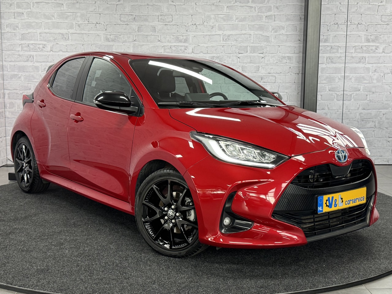 Toyota Yaris - 1.5 Hybrid Executive HUD Keyless JBL Camera ACC - AutoWereld.nl