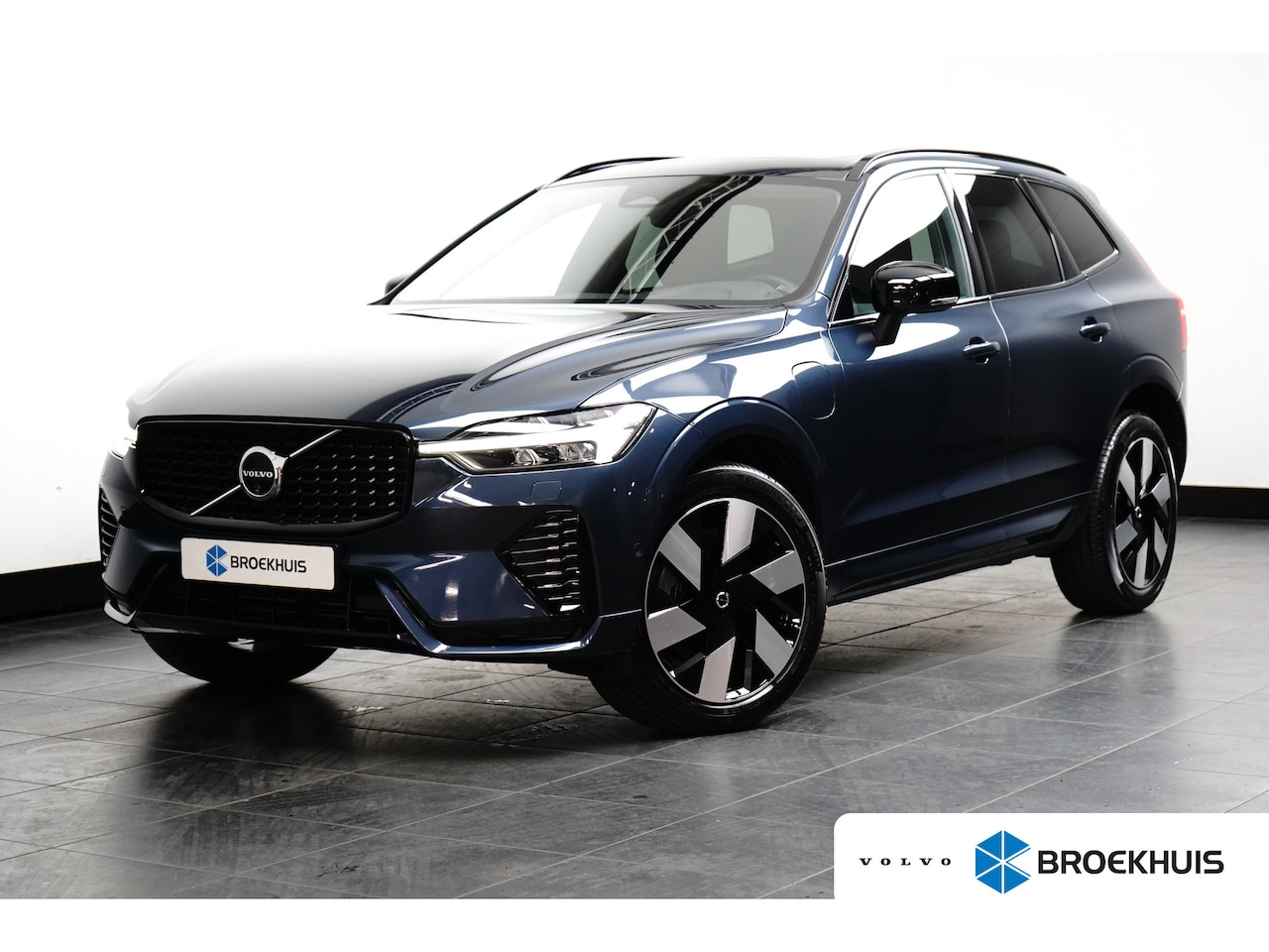 Volvo XC60 - Plus Dark Recharge Plug-In Hybrid AWD - AutoWereld.nl