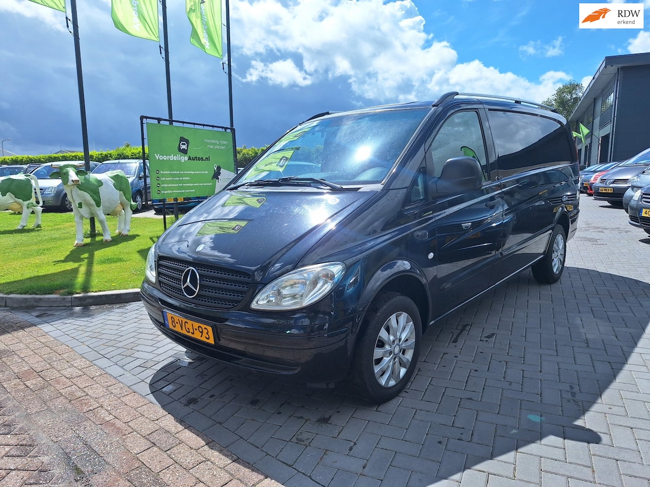 Mercedes-Benz Vito - 109 CDI 320 Lang DC Amigo luxe / Zijschade / APK feb 2027 - AutoWereld.nl