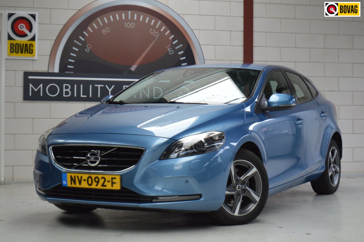 Volvo V40 - 2.0 T2 CONNECT NAVI, XENON, APK, GARANTIE - AutoWereld.nl