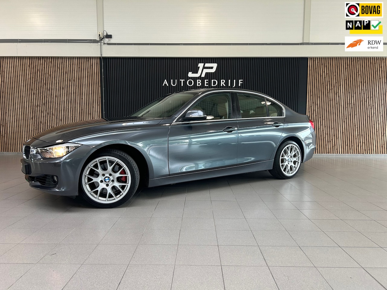 BMW 3-serie - 328i Executive AUTOMAAT|LEDER|CRUISE|NAVI|PDC| - AutoWereld.nl
