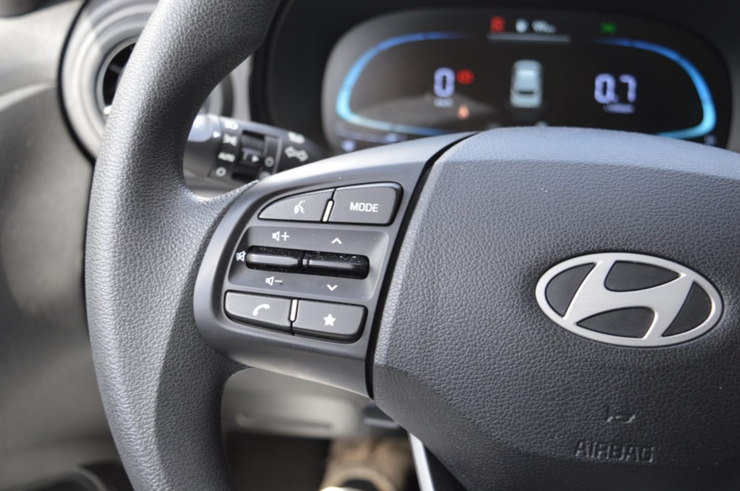 Hyundai i10 - 1.0 Comfort Navi Cruise Camera PDC NL-auto