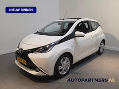Toyota Aygo - 1.0 VVT-i x-wave Cabrio schuifdak - Halfleder- Achteruitrijcamera - Cruise - Airco