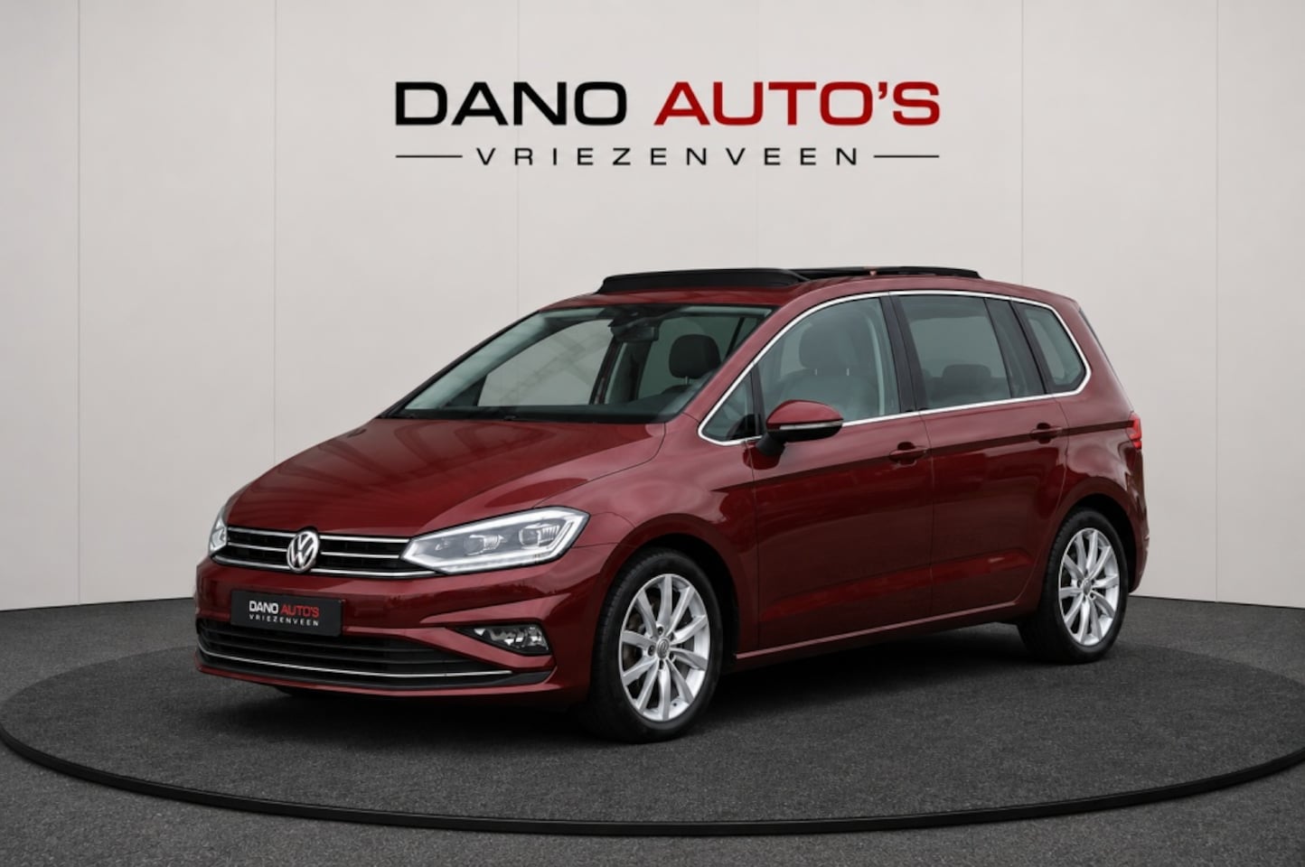 Volkswagen Golf Sportsvan - 1.5 TSI ACT DSG Highline Pano/ACC/LED/Trekhaak - AutoWereld.nl