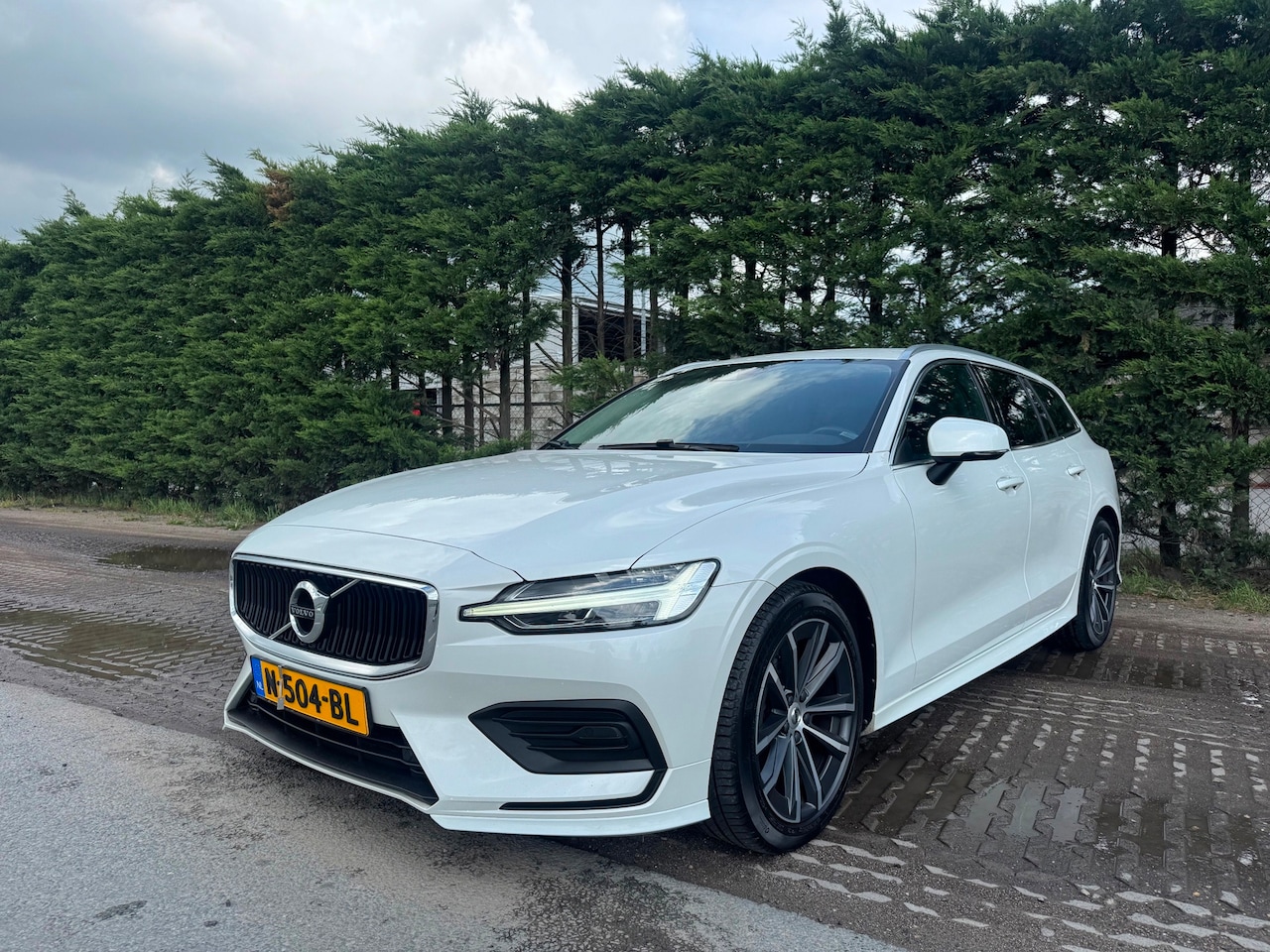 Volvo V60 - 2.0 B3 Momentum Business 2.0 B3 Momentum Business - AutoWereld.nl