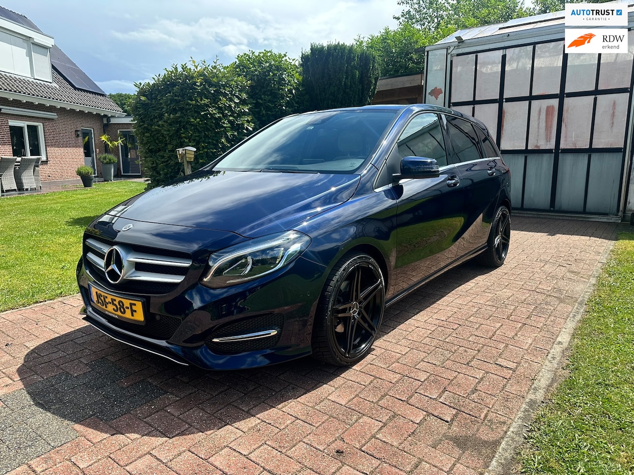 Mercedes-Benz B-klasse - 220 4-Matic Business LED Trekhaak volledig onderhoud - AutoWereld.nl
