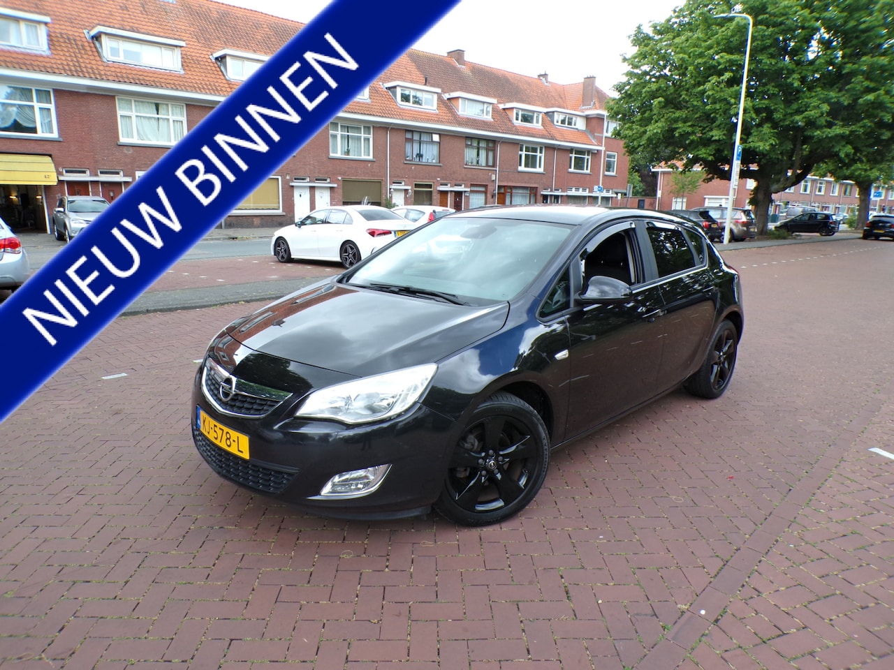 Opel Astra - 1.4 Cosmo van 2e eigenaar BLACK EDITION - AutoWereld.nl