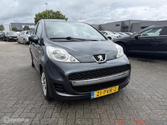 Peugeot 107 - 1.0-12V Millesim 200, Airco, 5drs, 2de eigenaar