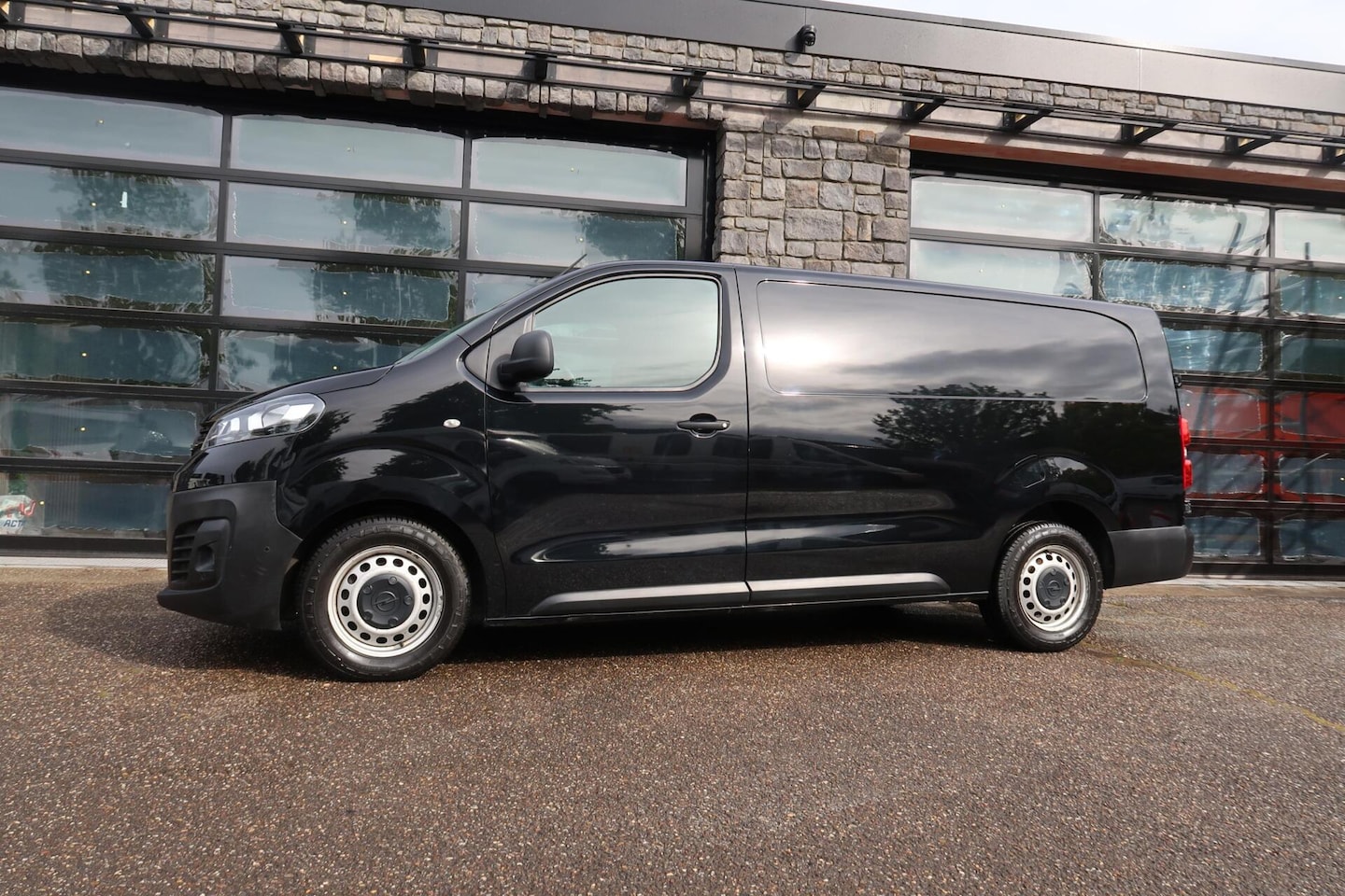 Opel Vivaro - bestel 2.0 CDTI | EURO6 | Camera / NAVI | trekhaak - AutoWereld.nl
