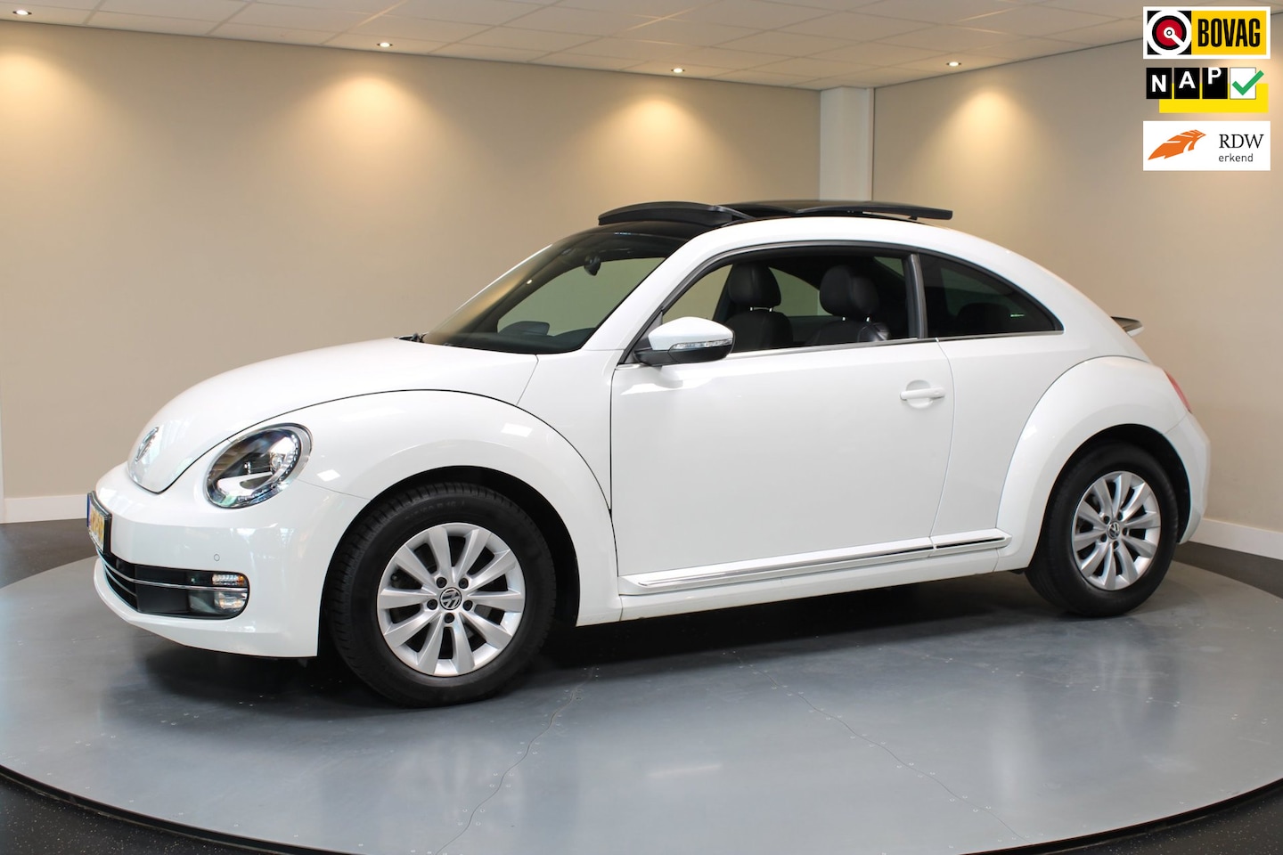 Volkswagen Beetle - 1.4 TSI Design *Automaat* 2de Eigenaar|Pano/Schuifdak|Leer|Navi|Cruise|NAP - AutoWereld.nl