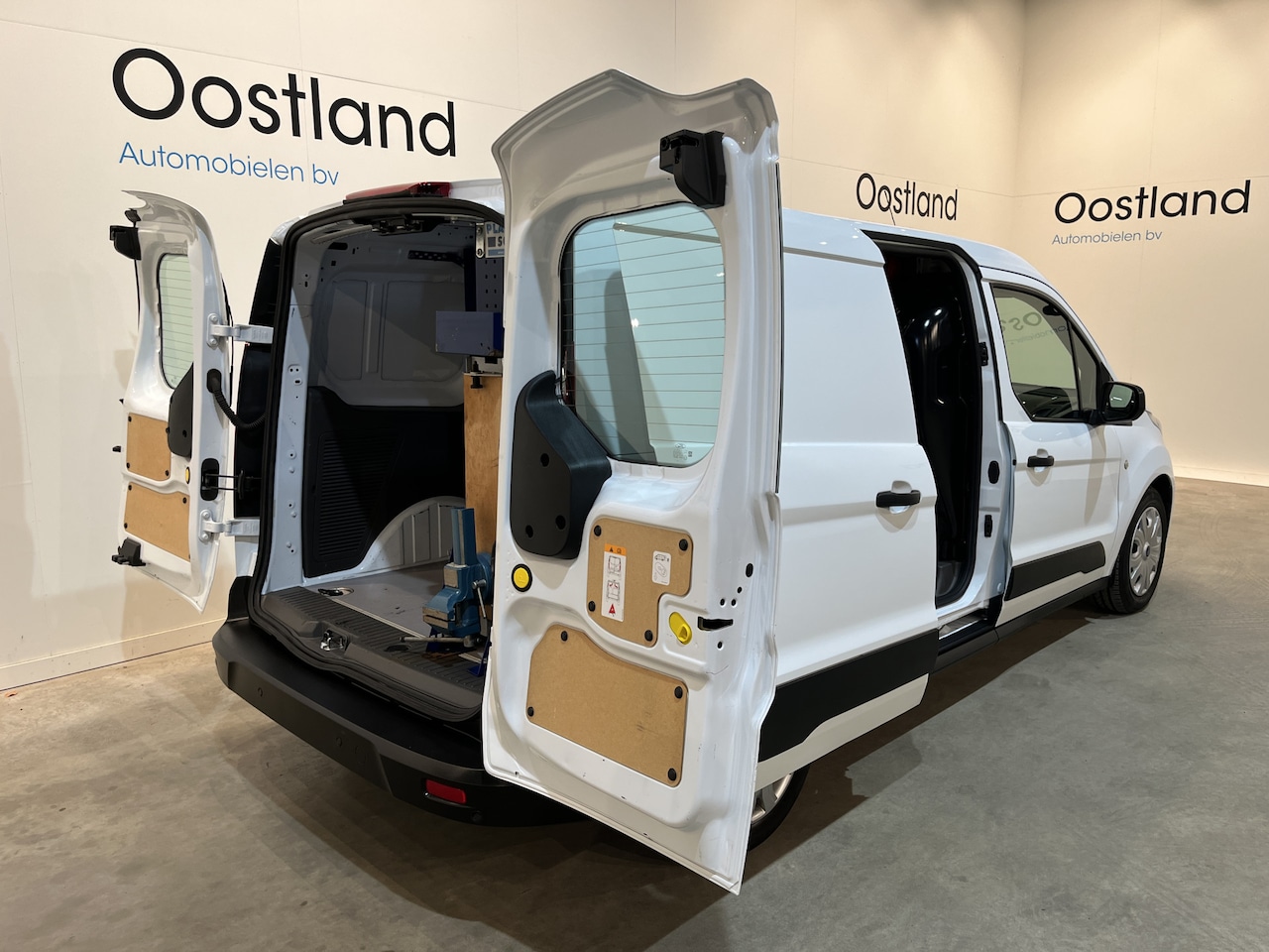 Ford Transit Connect - 1.5 EcoBlue L2 Trend 120 PK / Servicebus / Inrichting / Euro 6 / Airco / Camera / 3-Zits / - AutoWereld.nl