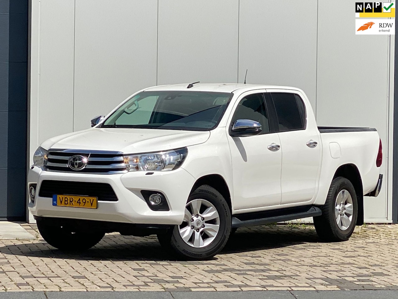 Toyota HiLux - 2.4 D-4D-F Double Cab Professional 2.4 D-4D-F Double Cab Professional - AutoWereld.nl