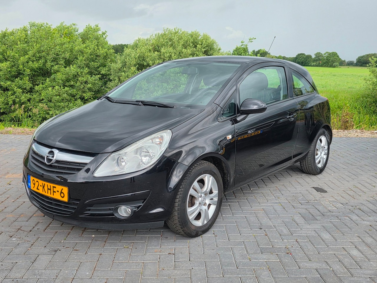 Opel Corsa - 1.2-16V Enjoy 2009 Nieuwe APK! - AutoWereld.nl