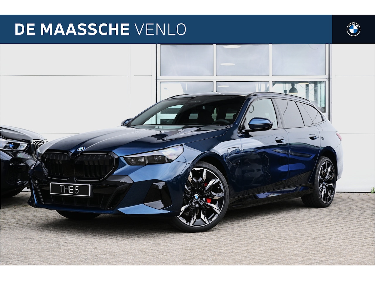 BMW 5-serie Touring - 530e M Sport Automaat / Panoramadak / Trekhaak / Bowers & Wilkins / Comfort Access / M Mul - AutoWereld.nl