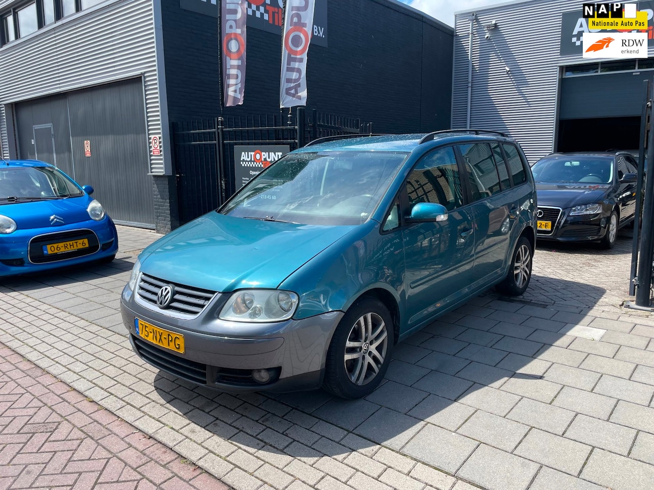 Volkswagen Touran - 1.6-16V FSI Trendline Automaat Trekhaak NAP APK - AutoWereld.nl