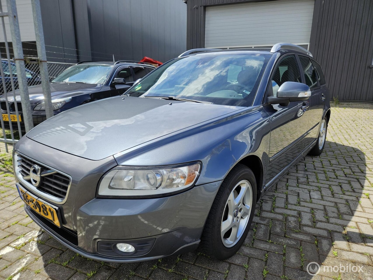 Volvo V50 - 1.6 D2 S/S Business Edition AIRCO/CRUISE/NAVI APK 04/2027 - AutoWereld.nl
