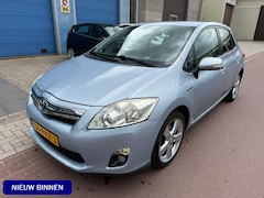 Toyota Auris - 1.8 Full Hybrid Executive 2011 NAP + Boekjes Meest luxe uitvoering met koude airco, Navi,