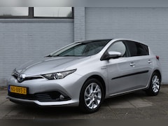 Toyota Auris - 1.8 Hybrid Trend Automaat 100pk | Dealer onderhouden | Panoramadak | Achteruitrijcamera |