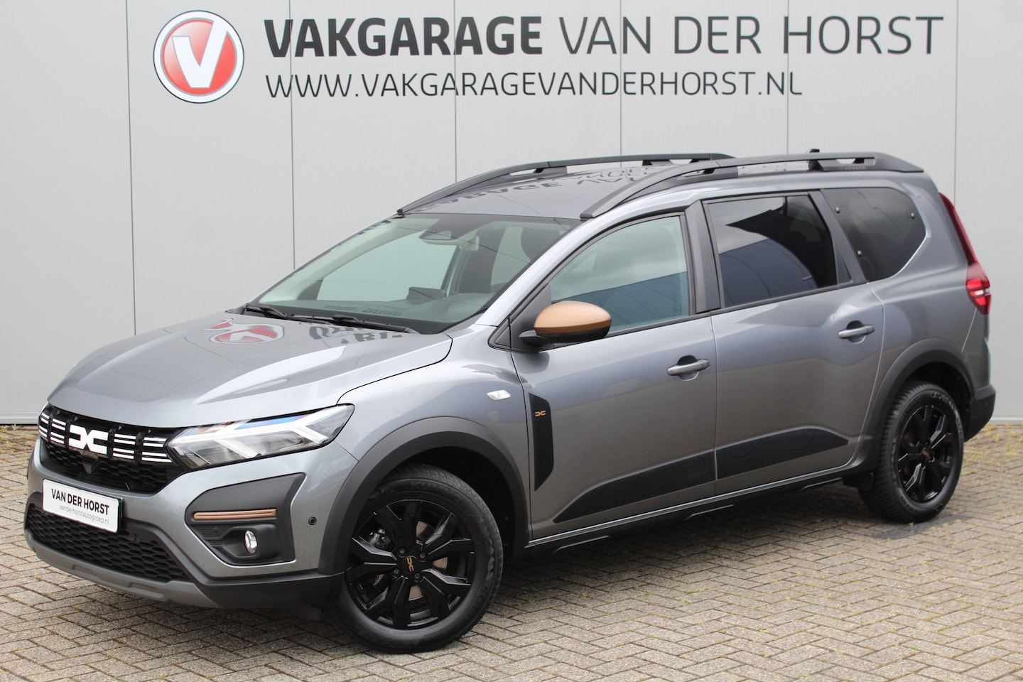 Dacia Jogger - 1.0-110pk TCe 110 Extreme+ 7-zitter ! Zeer nette en erg praktische Dacia ! Autm. airco, me - AutoWereld.nl