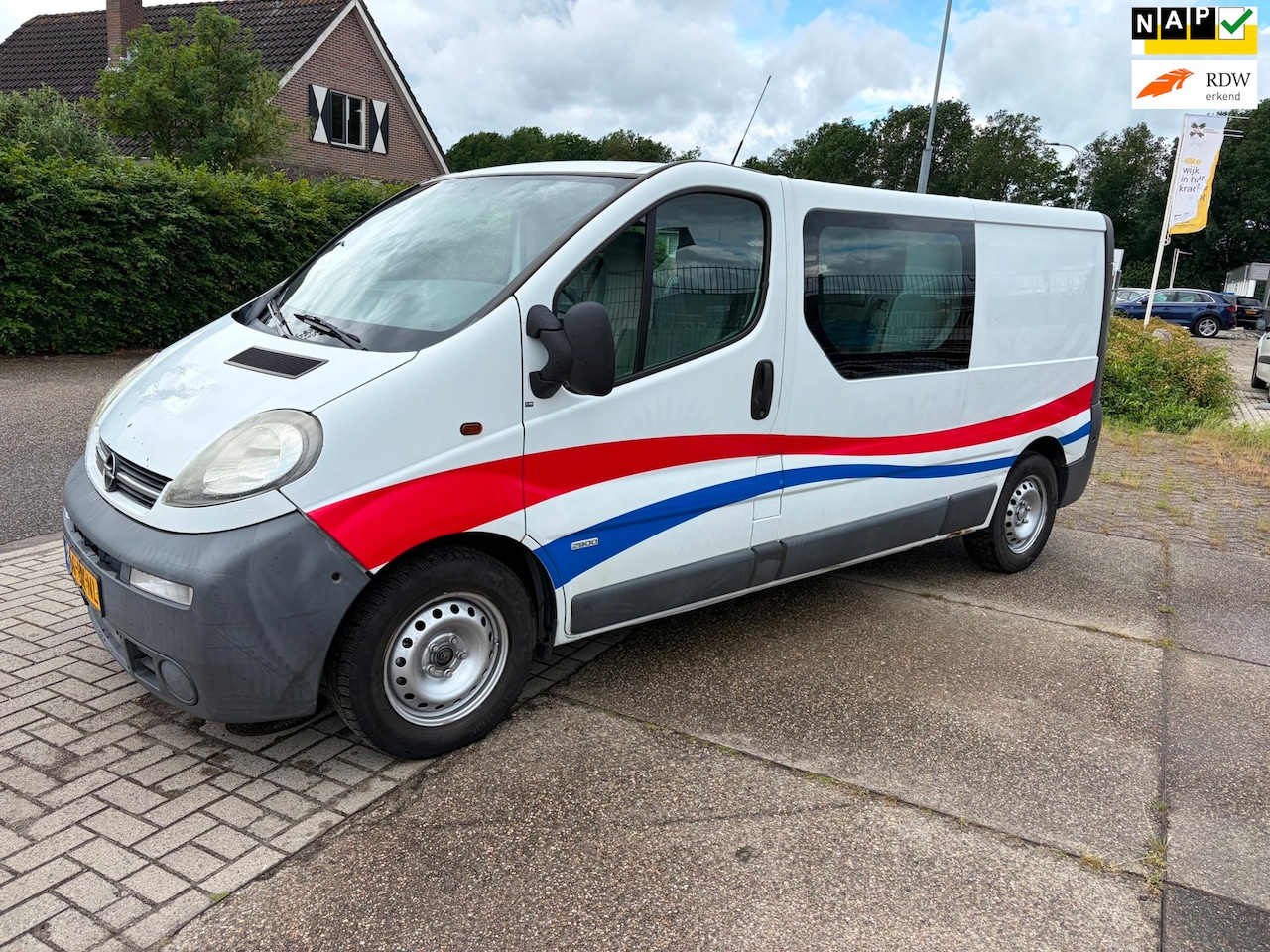 Opel Vivaro - 2.5 CDTI L2H1DC Essentia 2.5 CDTI L2H1DC Essentia - AutoWereld.nl