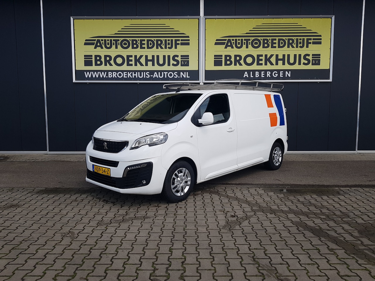 Peugeot Expert - 2.0 BlueHDI 120 Standard Asphalt 2.0 BlueHDI 120 Standard Asphalt - AutoWereld.nl