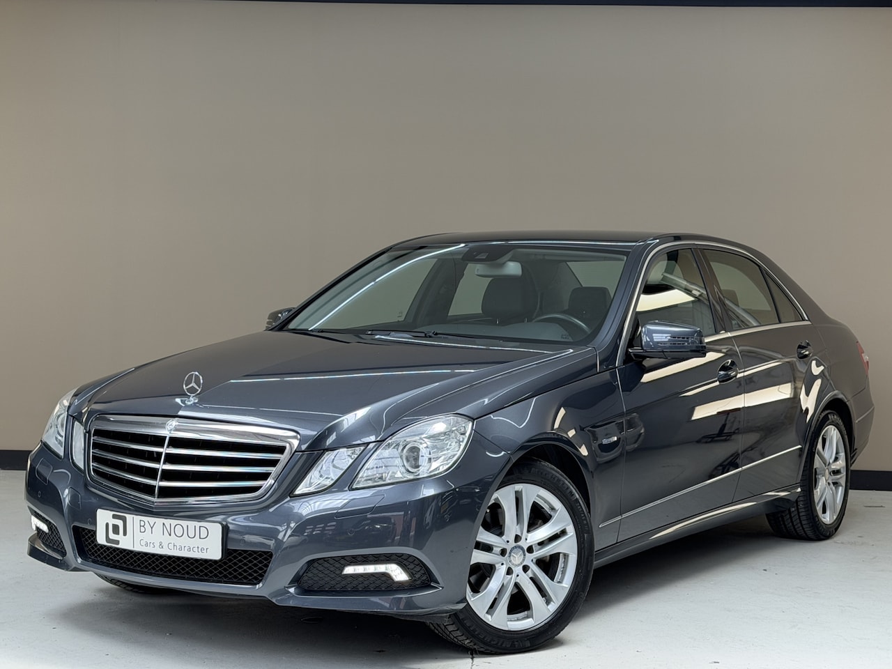 Mercedes-Benz E-klasse - 200 CDI Avantgarde 200 CDI Avantgarde, 136Pk, 2010, 2de eigenaar, Dealer onderhouden, Climate control, Cruise - AutoWereld.nl