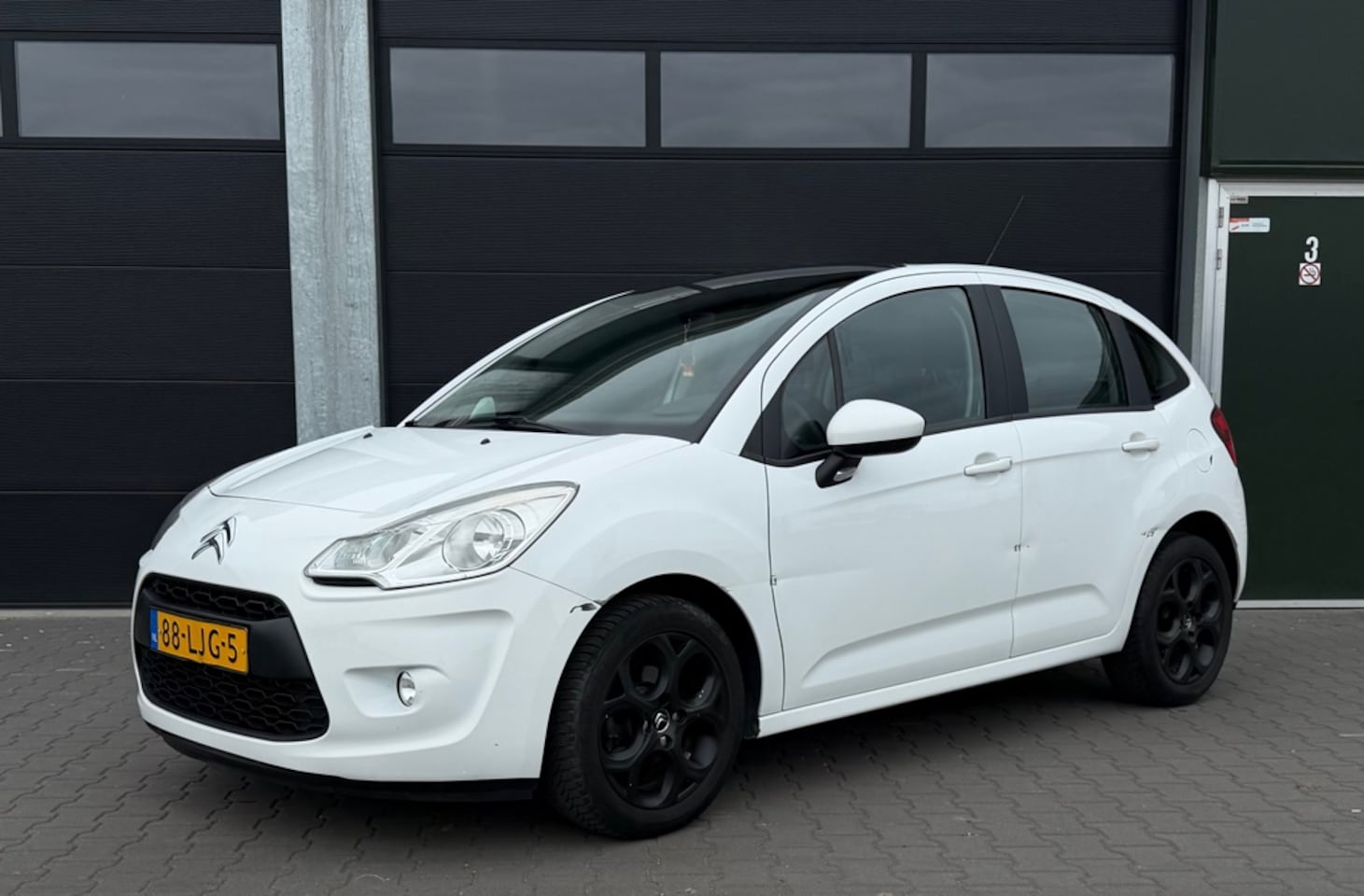 Citroën C3 - 1.4 VTi Ligne Business/Airco/Dak/Netjes - AutoWereld.nl