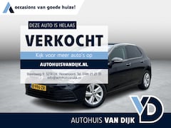 Volkswagen Golf - 1.5 TSI Life | Navi/Adapt.Cruise/Clima/Winterpakket/Sfeerverlichting/Apple CarPlay-Android