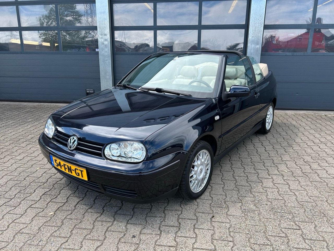 Volkswagen Golf Cabriolet - 1.8 Highline 1.8 90pk Highline - AutoWereld.nl