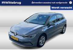 Volkswagen Golf - 1.5 TSI Life / App connect / Parkeersensoren V+A / Stoelverwarming / Lichtmetaal 16 inch /