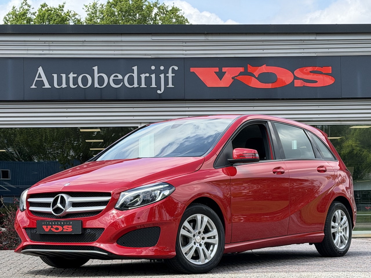 Mercedes-Benz B-klasse - 160 Ambition | LED | Navi | Cruise | Telefoon - AutoWereld.nl