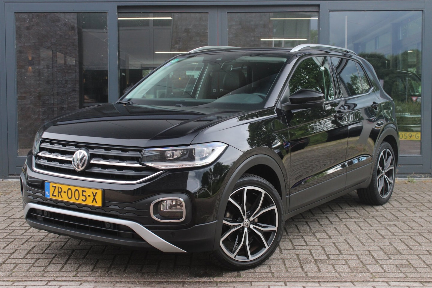 Volkswagen T-Cross - 1.0 TSI Style | Camera | BLIS | Adaptive-cruise | Lane-assist | Parkeersensoren | Automaat - AutoWereld.nl
