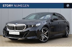 BMW 5-serie - 550e xDrive M Sport Automaat / Trekhaak / Bowers & Wilkins / Adaptief onderstel profession