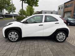 Toyota Aygo X - 1.0 VVT-i MT | Airco | Zuinig | Nette auto | Nieuwe APK