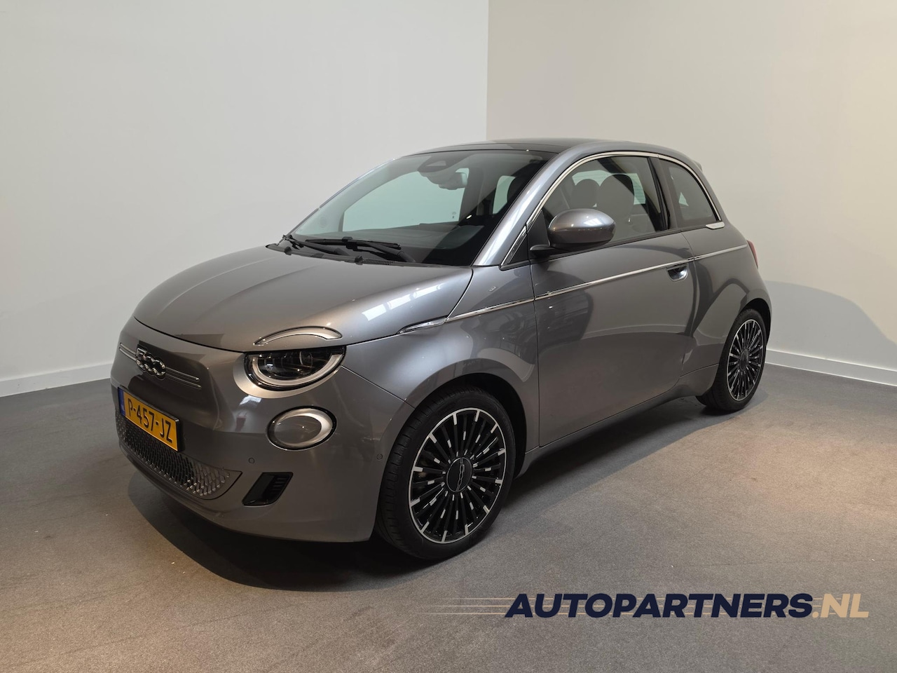 Fiat 500 - La Prima 42 kWh - Apple Carplay/Android Auto -  Stoelverwarming - Panoramadak - Adaptive C - AutoWereld.nl