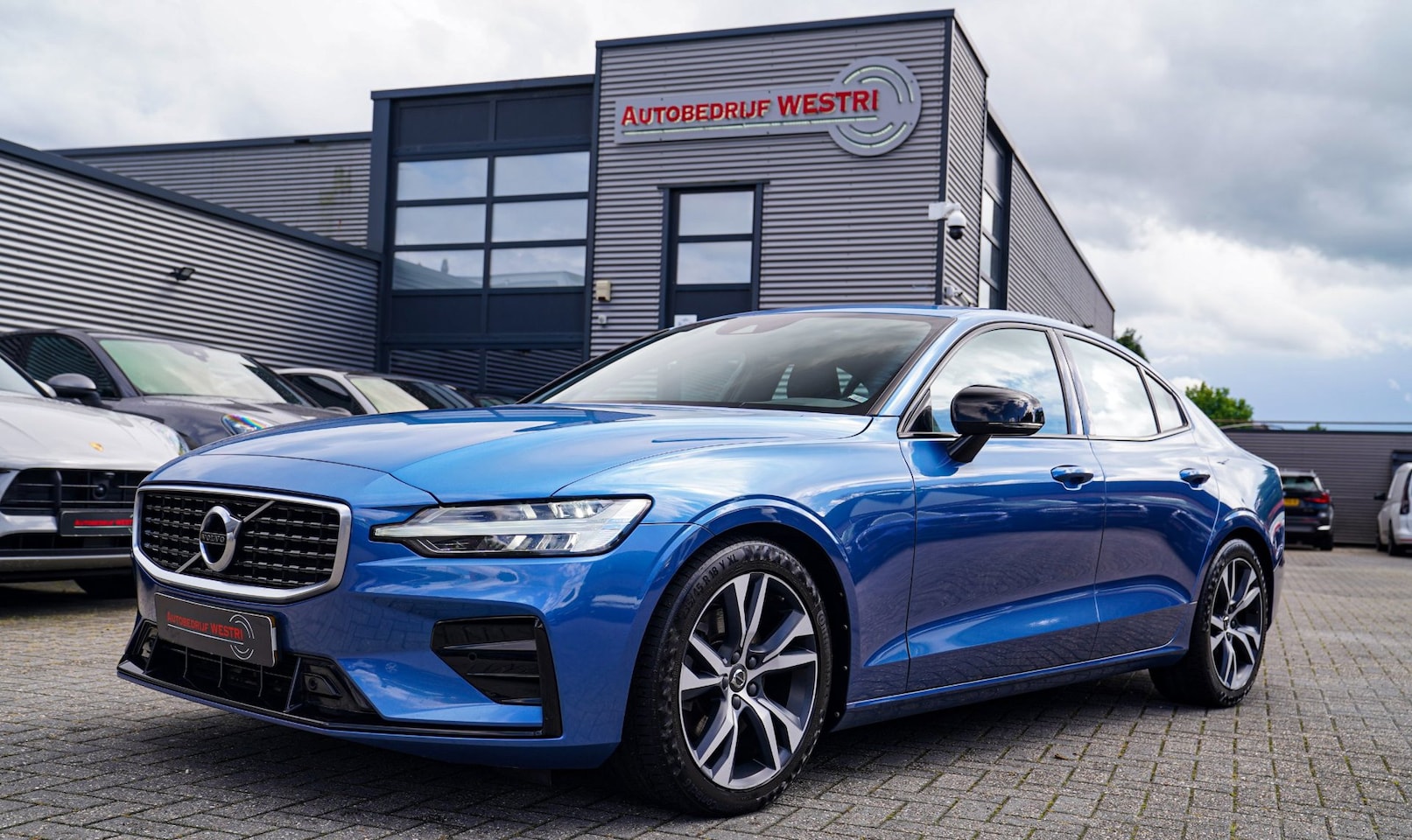 Volvo S60 - 2.0 T4 R-Design | Memory | Camera | Carplay - AutoWereld.nl