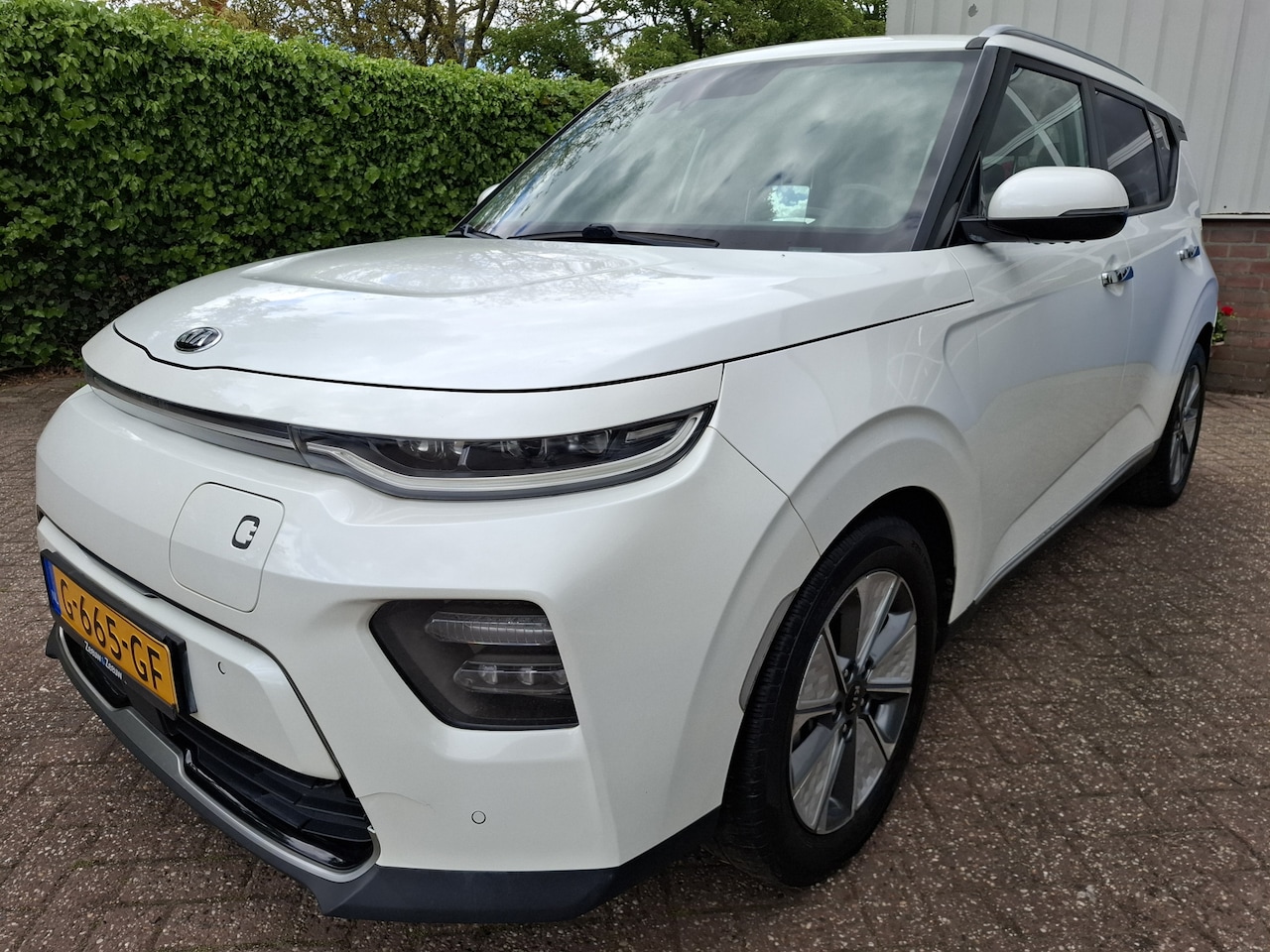 Kia e-Soul - ExecutiveLine 64 kWh 9850.- EX BTW LEER/ADAPTIVE CRUISE 204PK - AutoWereld.nl