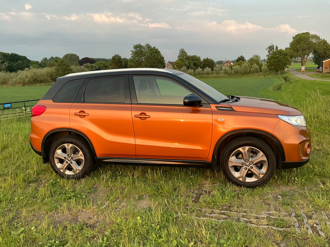 Suzuki Vitara - 1.6 High Executive - AutoWereld.nl
