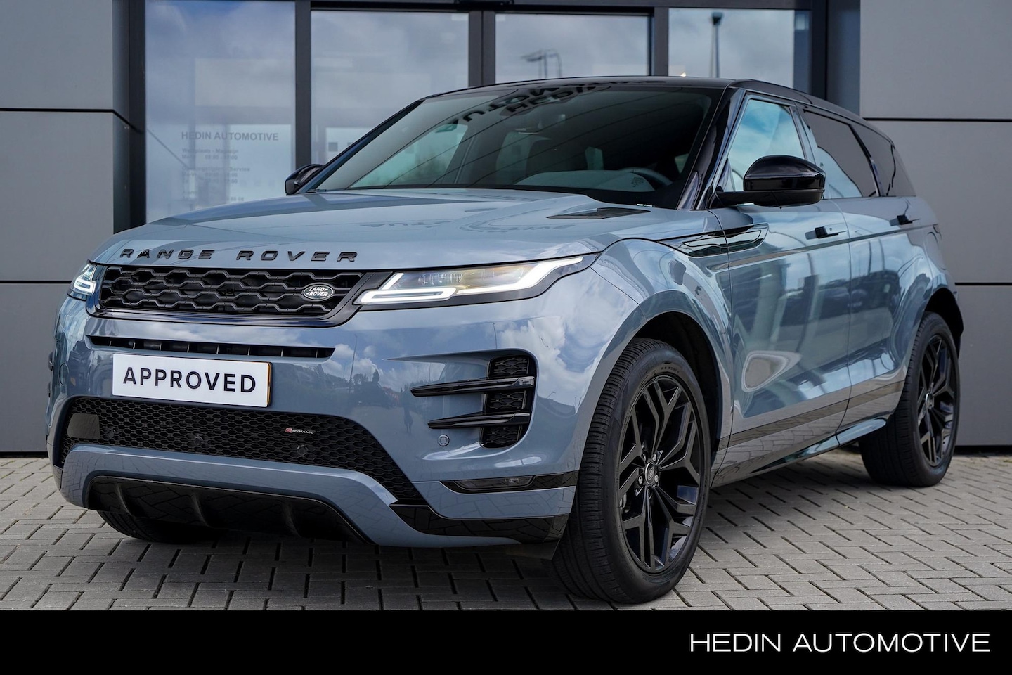 Land Rover Range Rover Evoque - P300e R-Dynamic SE l Black Pack l Schuifdak l 20" Gloss Black l 24 mnd Approved - AutoWereld.nl