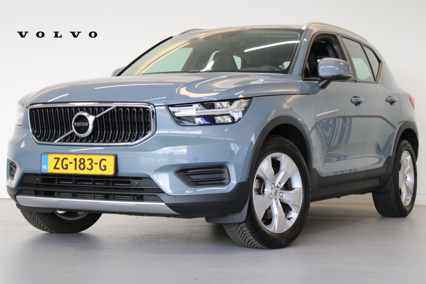 Volvo XC40 - T4 190PK Momentum Pro | Parkeerverw. | Trekhaak | Stoel- & stuurverw. | El. achterklep - AutoWereld.nl