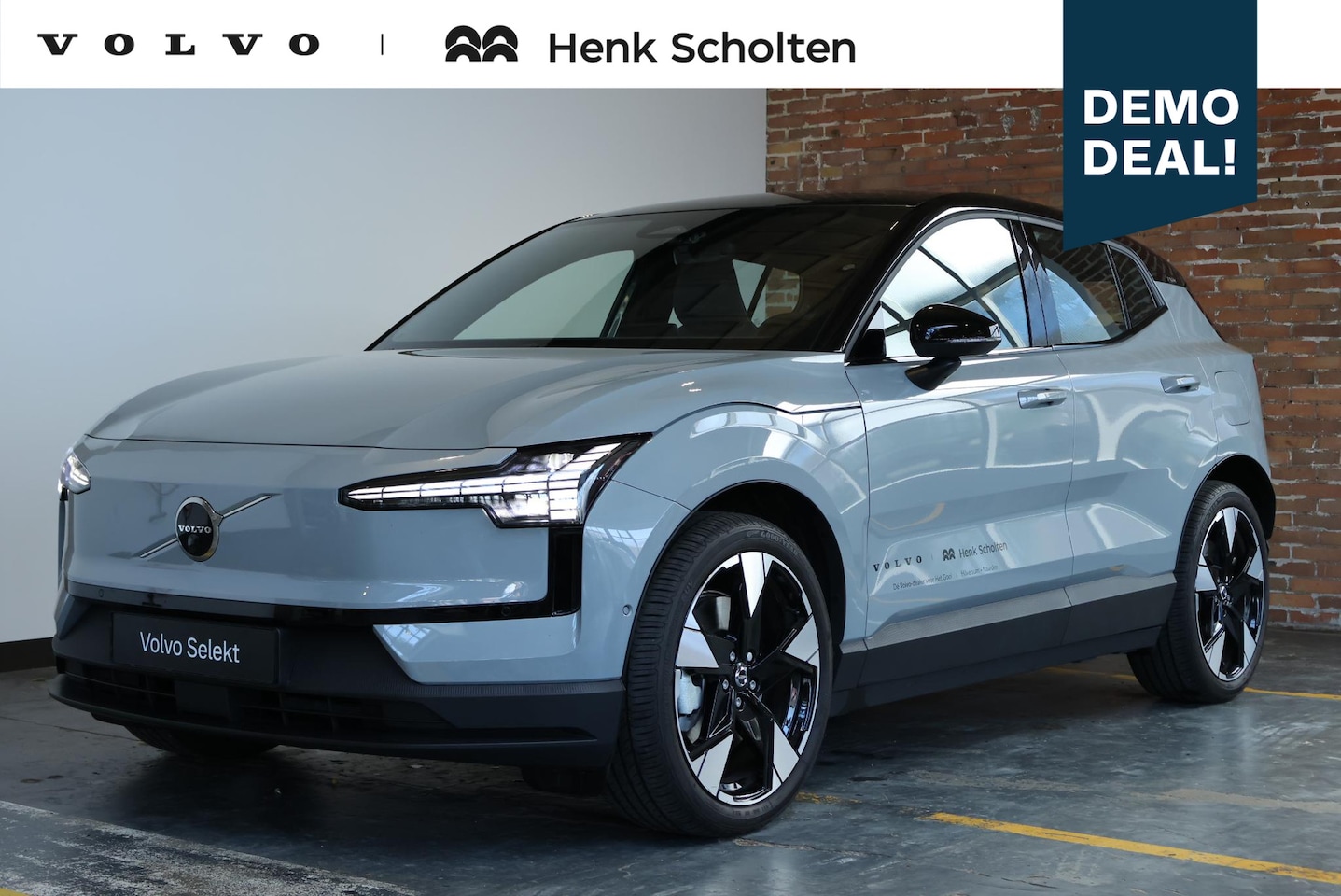 Volvo EX30 - Twin Motor Performance Ultra 69 kWh | Panoramadak | 360 graden camera | Warmtepomp | Adapt - AutoWereld.nl