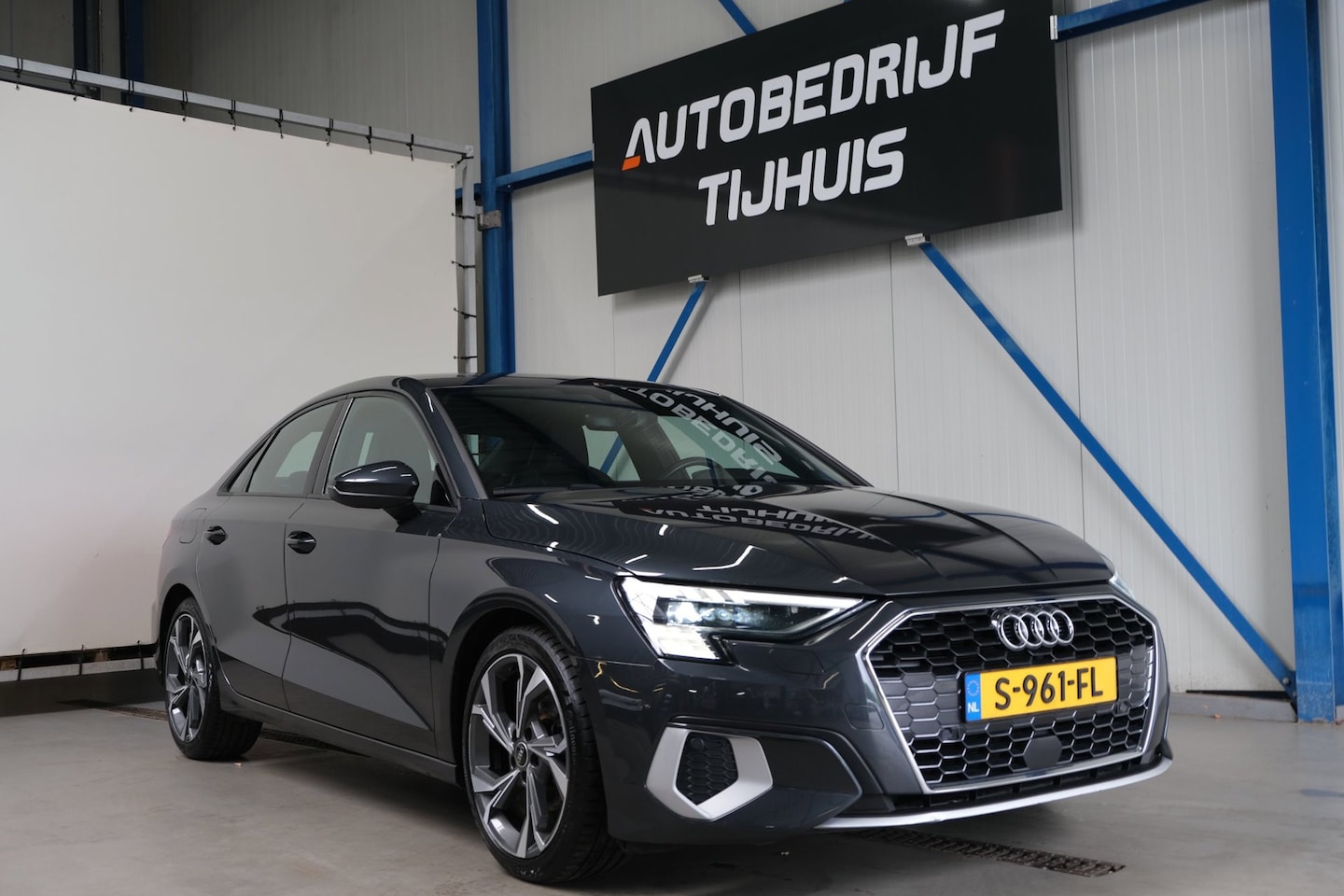 Audi A3 Limousine - 35 TFSI S-Edition - Automaat - Airco, Cruise, Carplay, Lederen bekleding, Virtual Display, - AutoWereld.nl