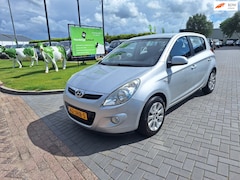 Hyundai i20 - 1.4i DynamicVersion / NIEUWSTAAT / Nieuwe APK