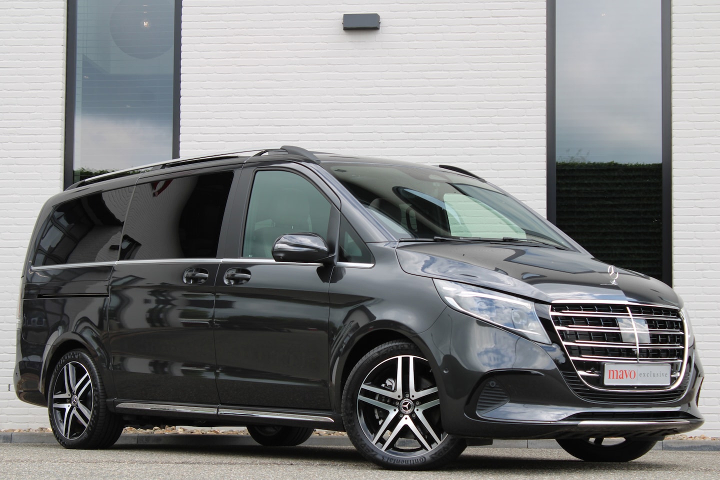 Mercedes-Benz V-klasse - 300d / Exclusive / DC / Luchtvering / Panorama / 2x Elec Schuifd / 360 Cam / Burmester / V - AutoWereld.nl