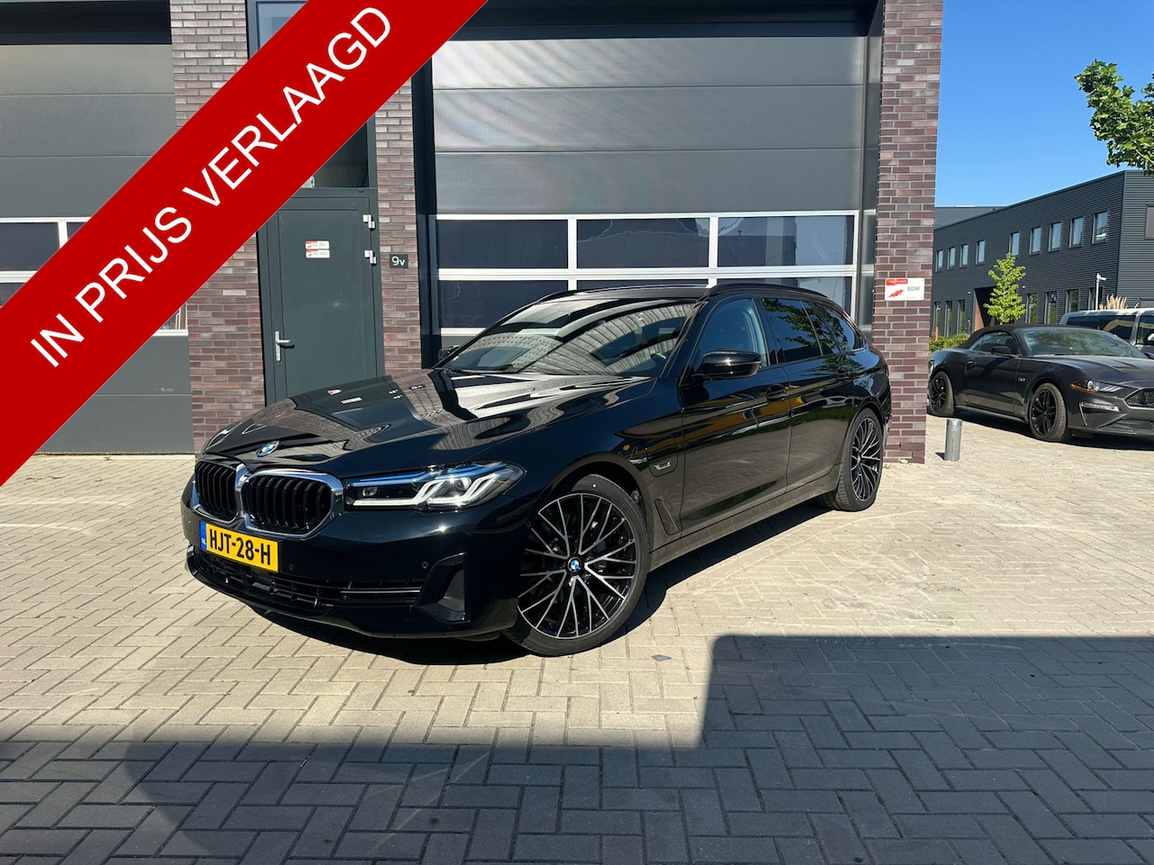 BMW 5-serie Touring - 530e xDrive Business Edition Plus Headup/Laser/Harman-Kardon/Leder/Cam - AutoWereld.nl