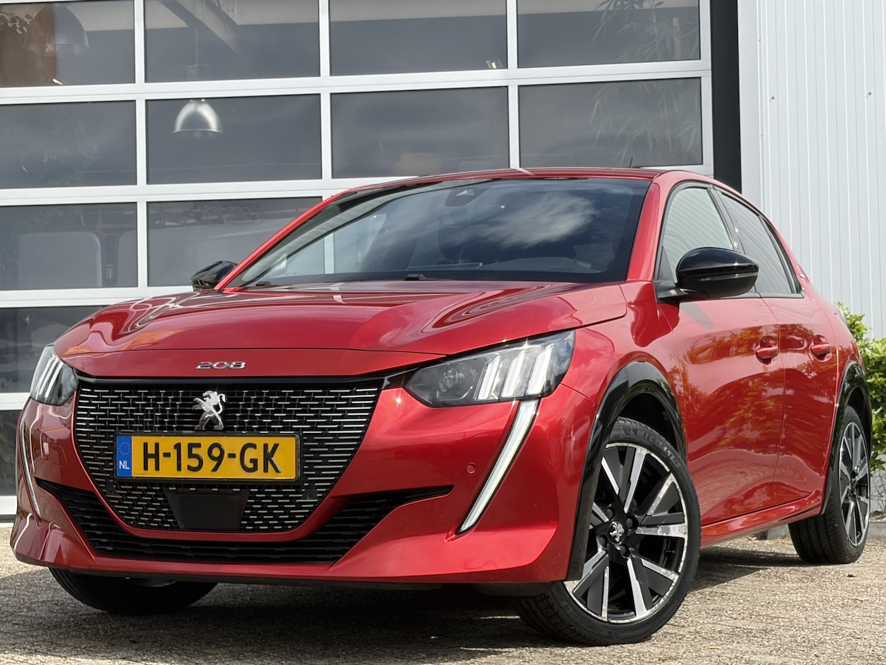 Peugeot 208 - 1.2 PureTech GT-Line 100pk | Volledig 3D digitaal instrumentenpaneel | Achteruitrijcamera - AutoWereld.nl
