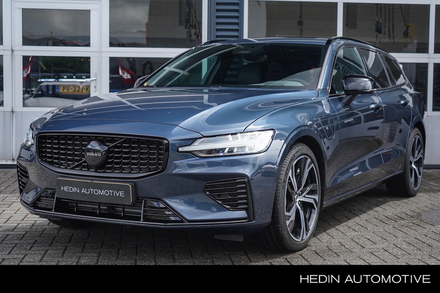 Volvo V60 - 2.0 T8 Plug-in hybrid AWD Plus Dark | Polestar Engineered | Panoramadak | Harman/Kardon | - AutoWereld.nl