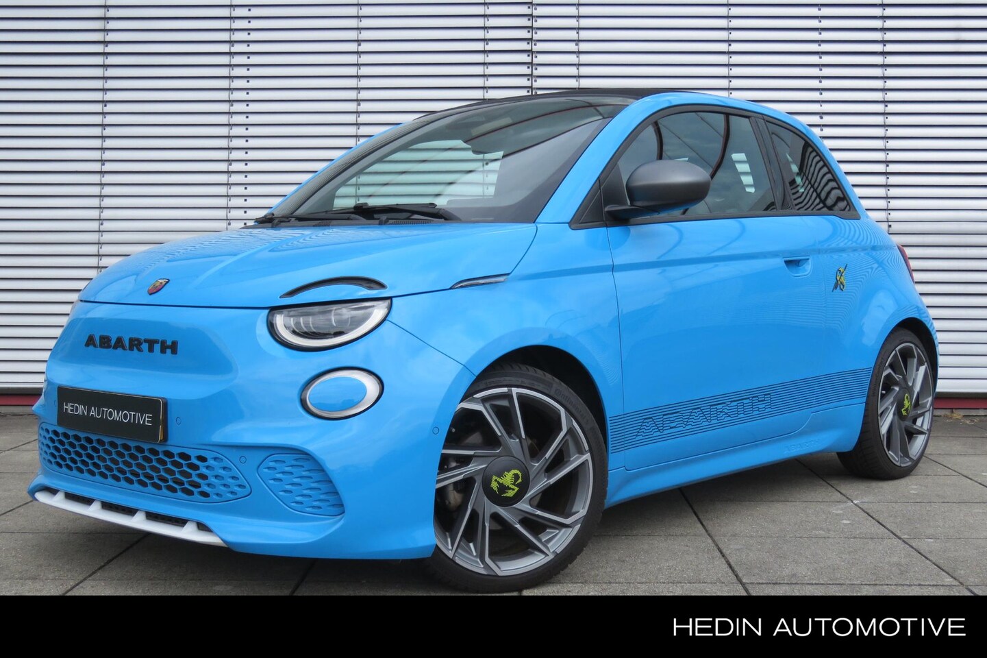 Abarth 500e - Scorpionissima Cabrio 42 kWh | Apple Carplay/Android Auto | LED | JBL Audio | - AutoWereld.nl